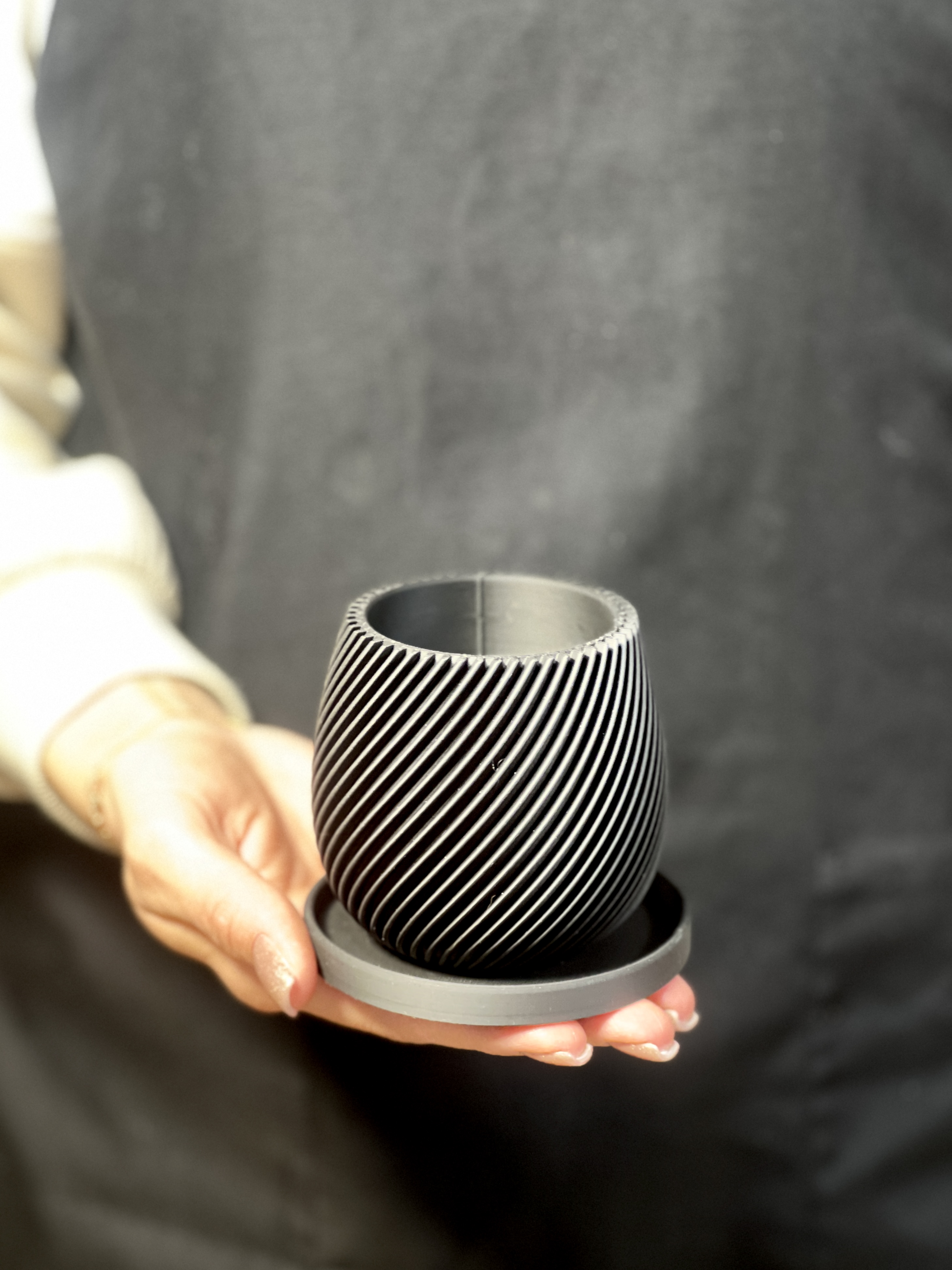 Горшок черный с поддоном Exotica Spiral Mini D6см (набор из 2шт)